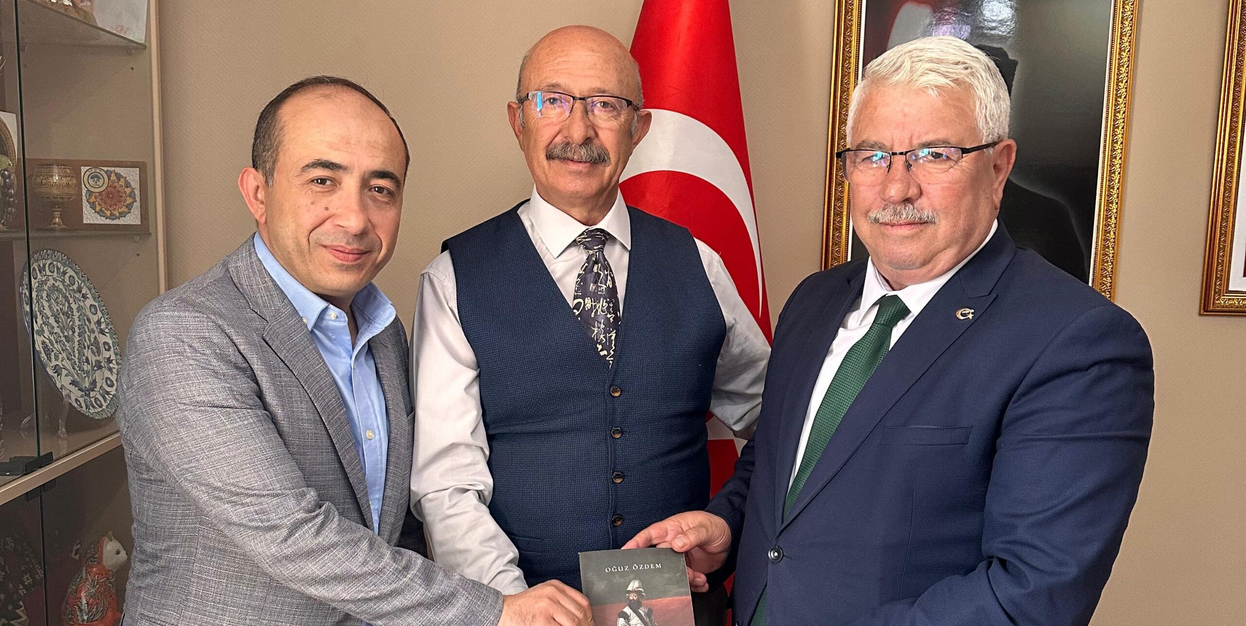 KİTAP BAĞIŞI KERVANINA İŞ İNSANI SERHAT SONUGELEN DE KATILDI