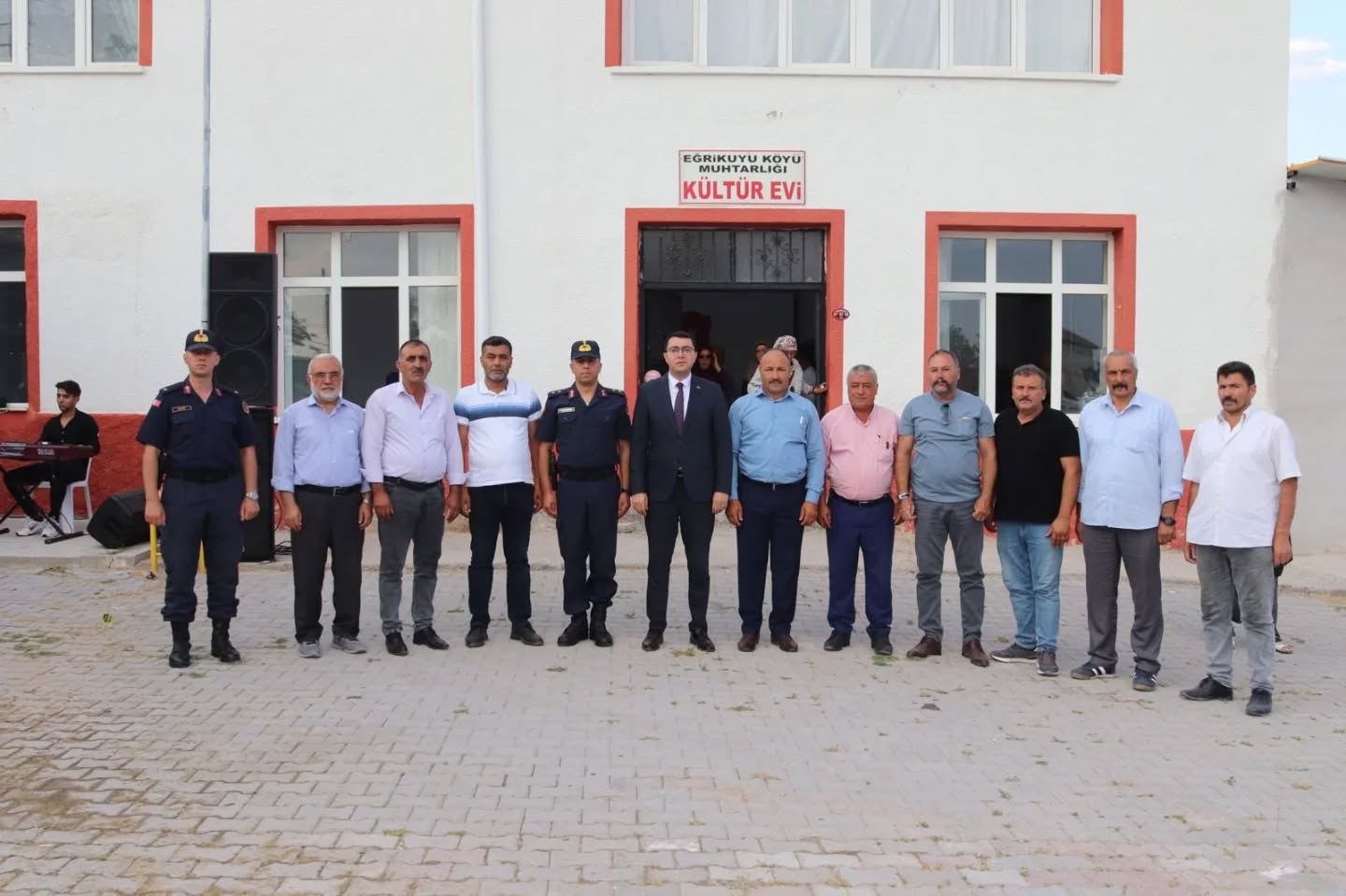 EĞRİKUYU KÖYÜNDE AŞURE DAĞITILDI