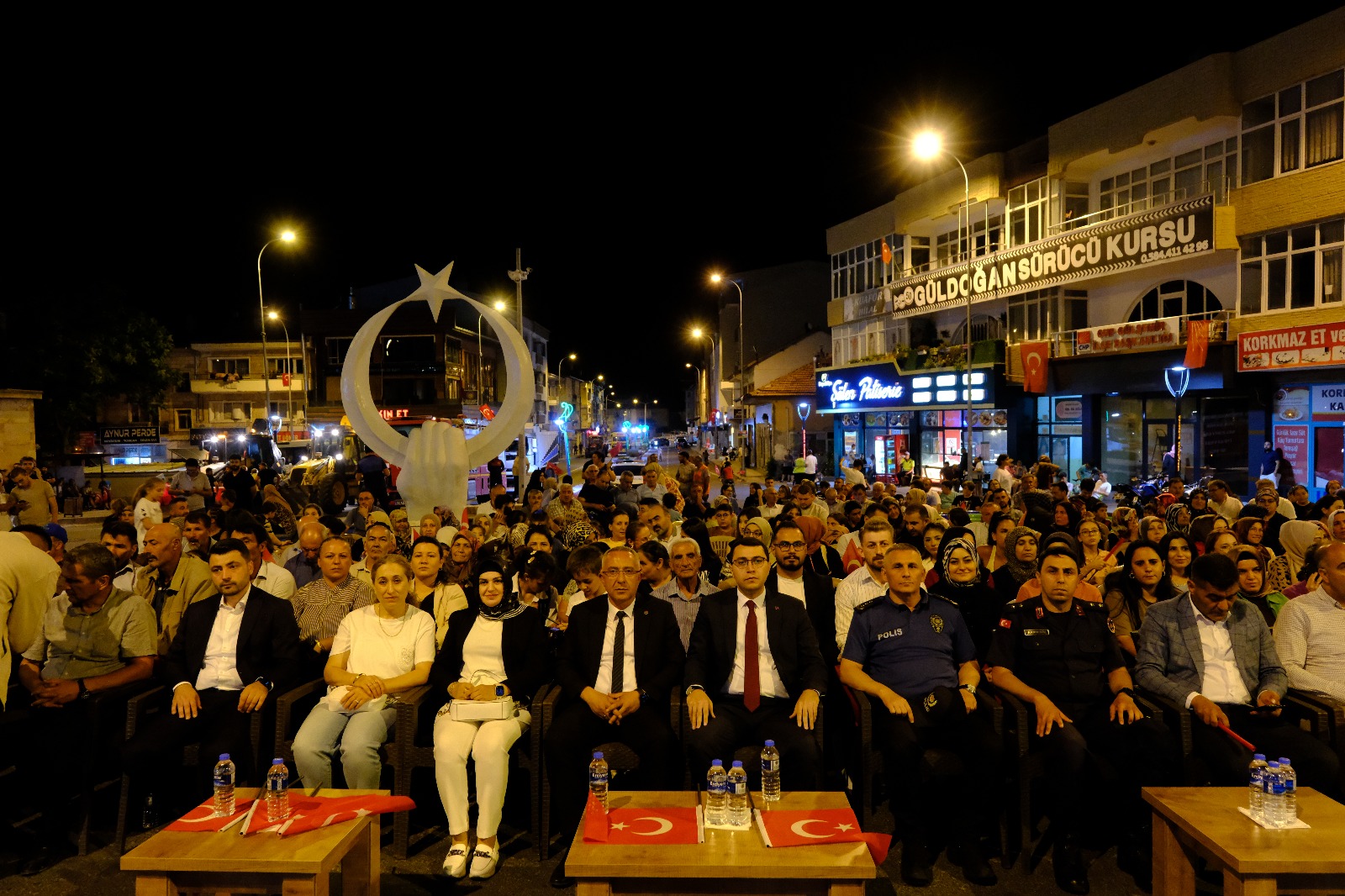 GÜLŞEHİR’DE 15 TEMMUZ DEMOKRASİ VE MİLLÎ BİRLİK GÜNÜ ETKİNLİKLERLE KUTLANDI