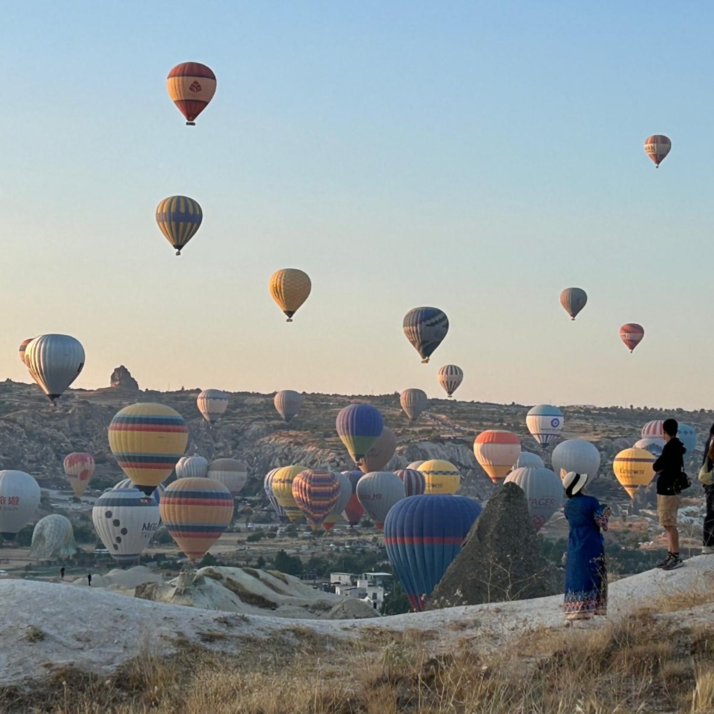 SADECE BİR BALON İÇİN HER GÜN 5 TL İLE SADECE  BALONLAR DEĞİL, VİRANE HALDEKİ İKİ HANIMIZDA UÇUŞA GEÇEBİLSE…