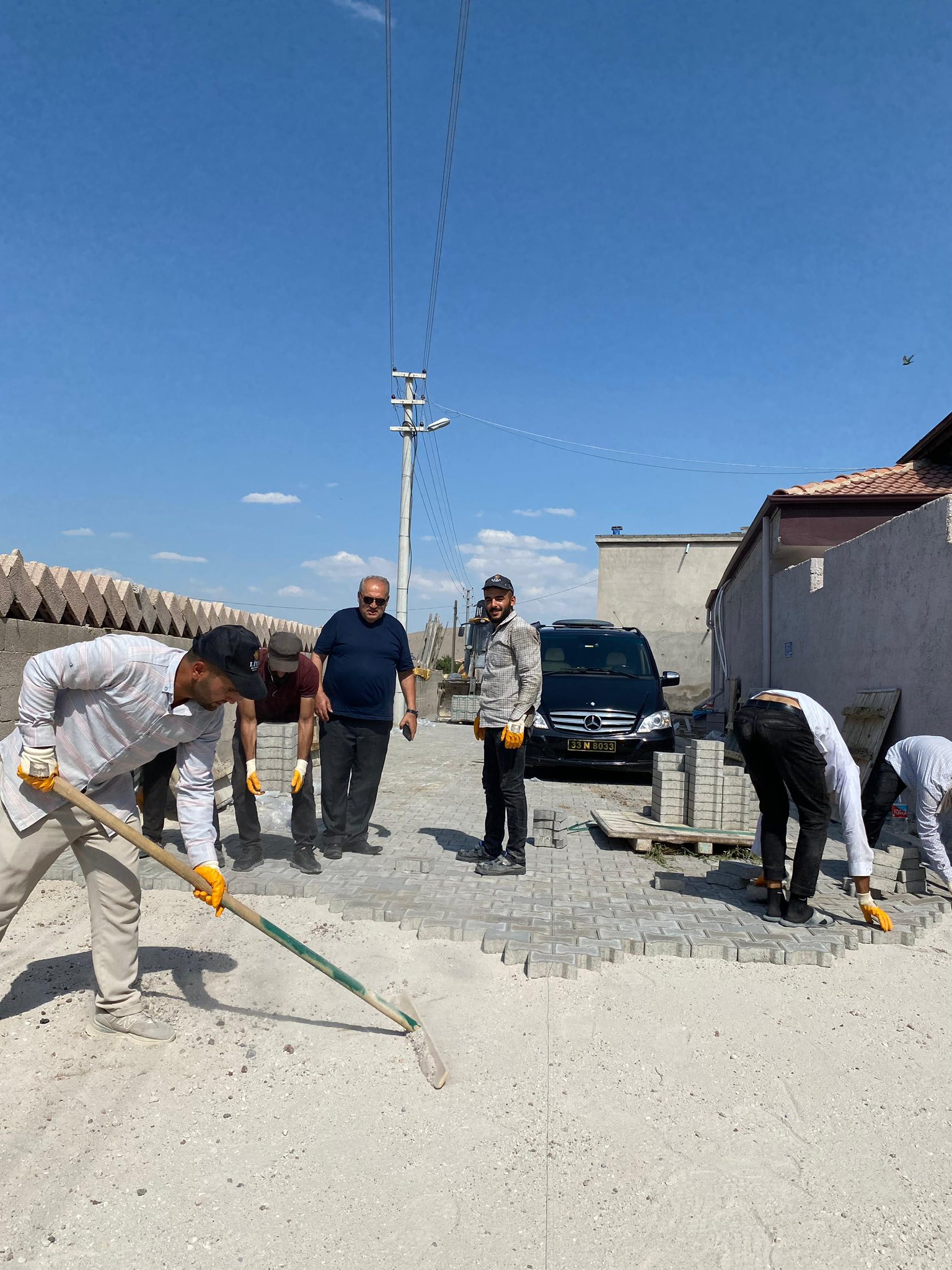 Yazıhüyük’de Yollar Kilitli Parke Taşı İle Kaplanıyor