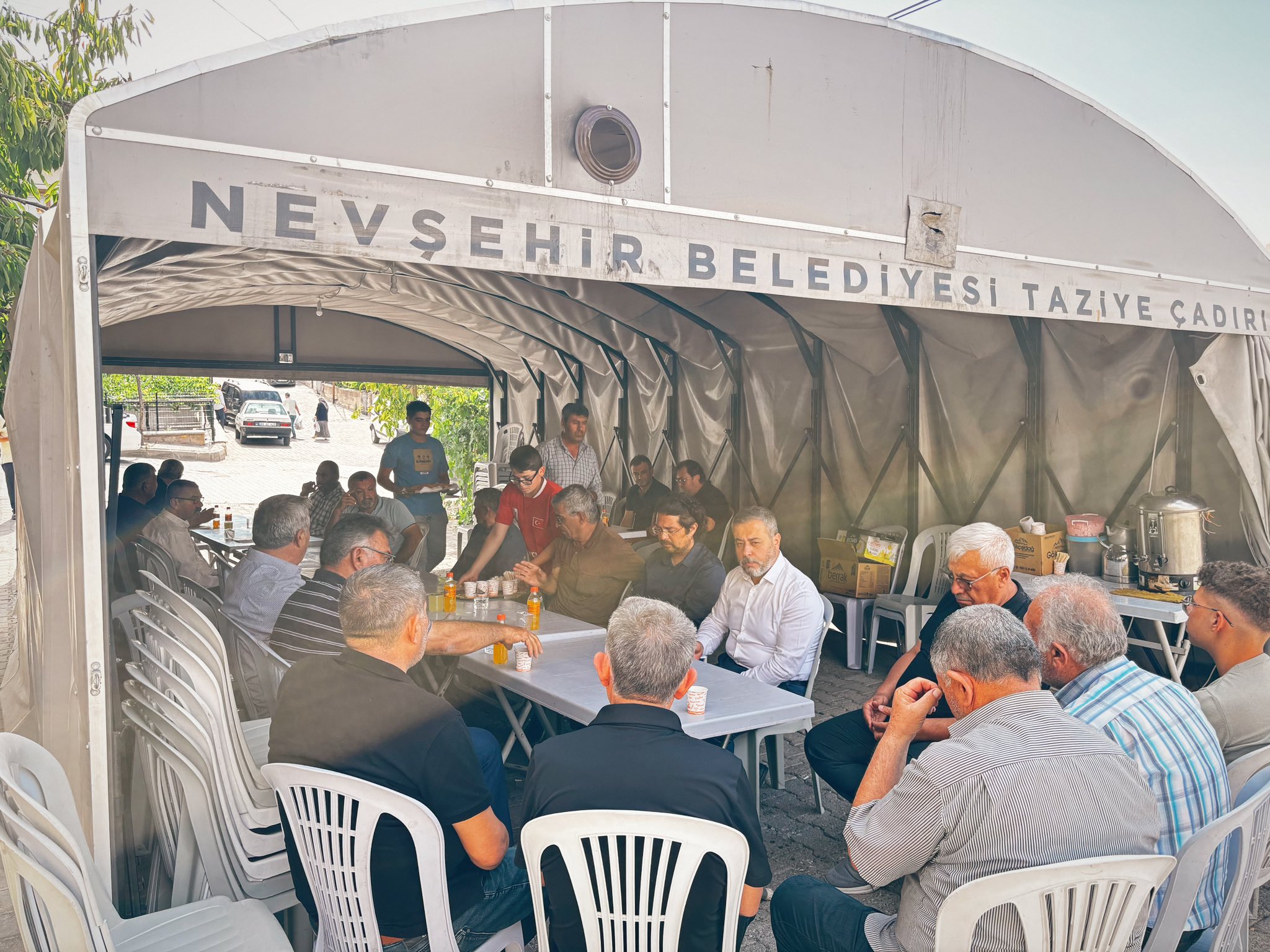 Özgün,  Taziye Ziyaretlerinde Bulundu