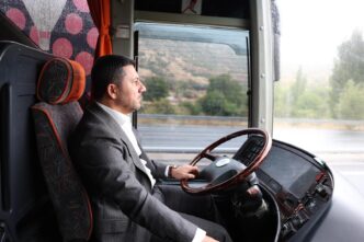 Başkan Rasim Arı, Nevşehir Belediyesi SK Takım Otobüsünü Kullandı