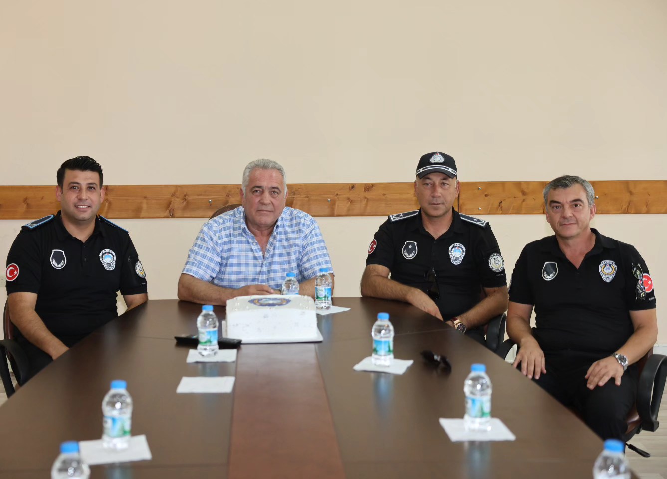 Başkan Eren,  Zabıtalar Gününü Zabıta Ekibiyle Birlikte Kutladı