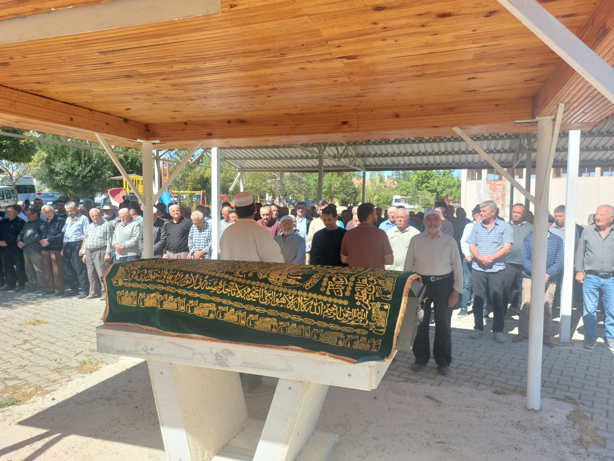 Vefat Eden Hayırsever İbrahim Çetin, Karaburna Köyünde Toprağa Verildi