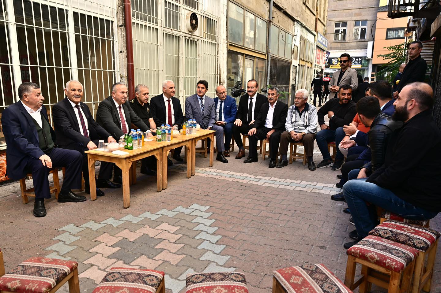 Vali Fidan, Esnaflarla Hasbıhal Etti