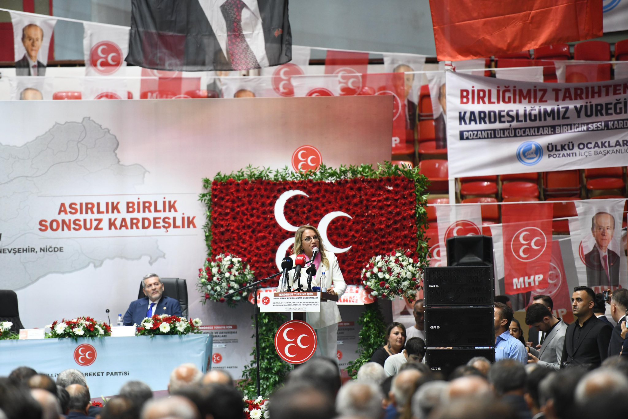 Adana Toplantısına MHP Nevşehir Teşkilatı  Tam Kadro Katıldı