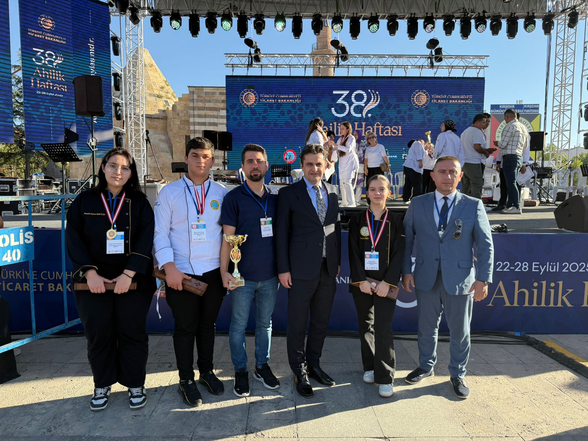 Genç Aşçılar,  Başarılarına Bir Yenisini Eklediler