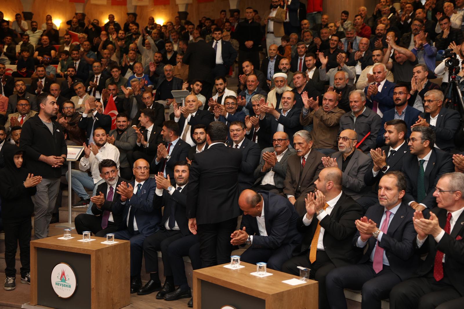 Başkan Arı, Yeniden Refah Partisi Nevşehir 3. Olağan Kongresi’ne Katıldı
