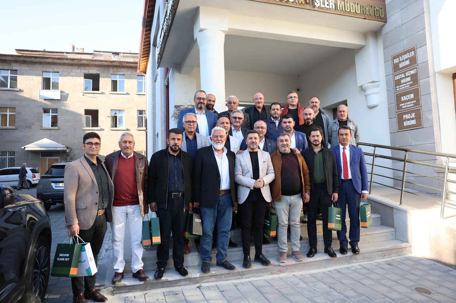 Belediye Başkanı Rasim Arı, Mahalle Muhtarlarını Ağırladı