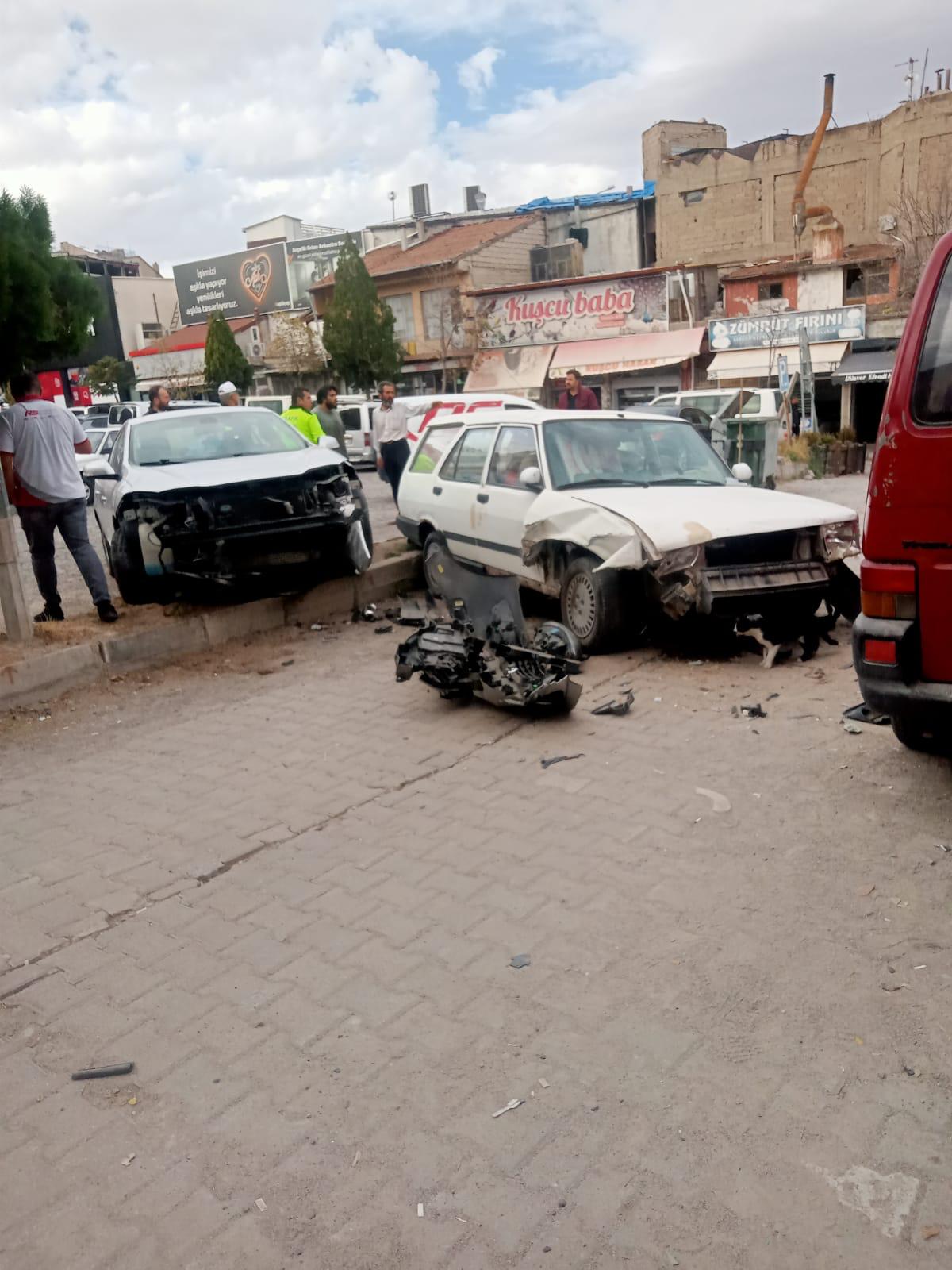 Freni Patlayan Otomobil Otoparka daldı