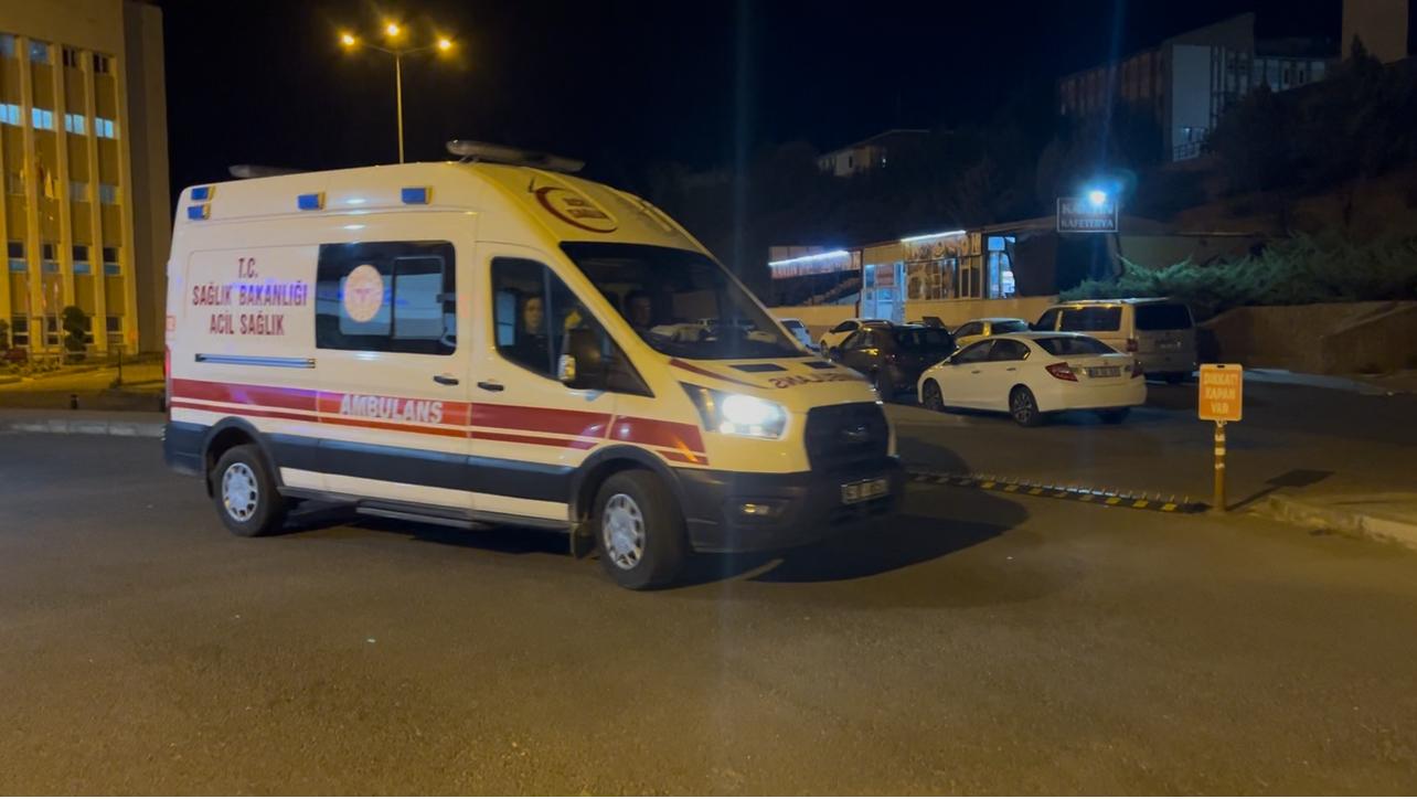 Otomobilde Açık Unutulan Tüp, Çakmak ile Parladı; 4 gençte 2. Derecede Yanık Oluştu