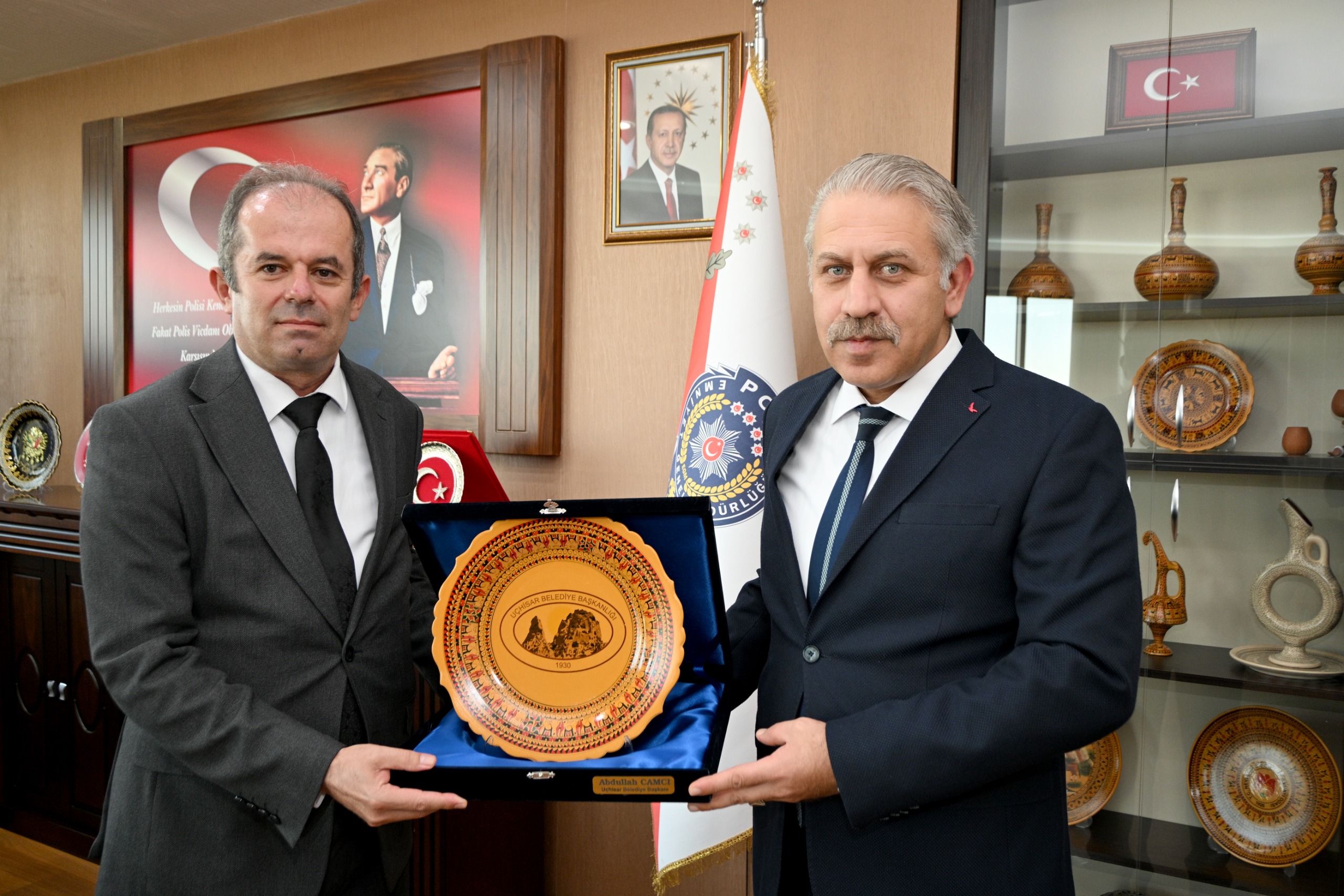 BAŞKAN ÇAMCI,EMNİYET MÜDÜRÜ KARAMAN’A HAYIRLI OLSUN ZİYARETİNDE BULUNDU