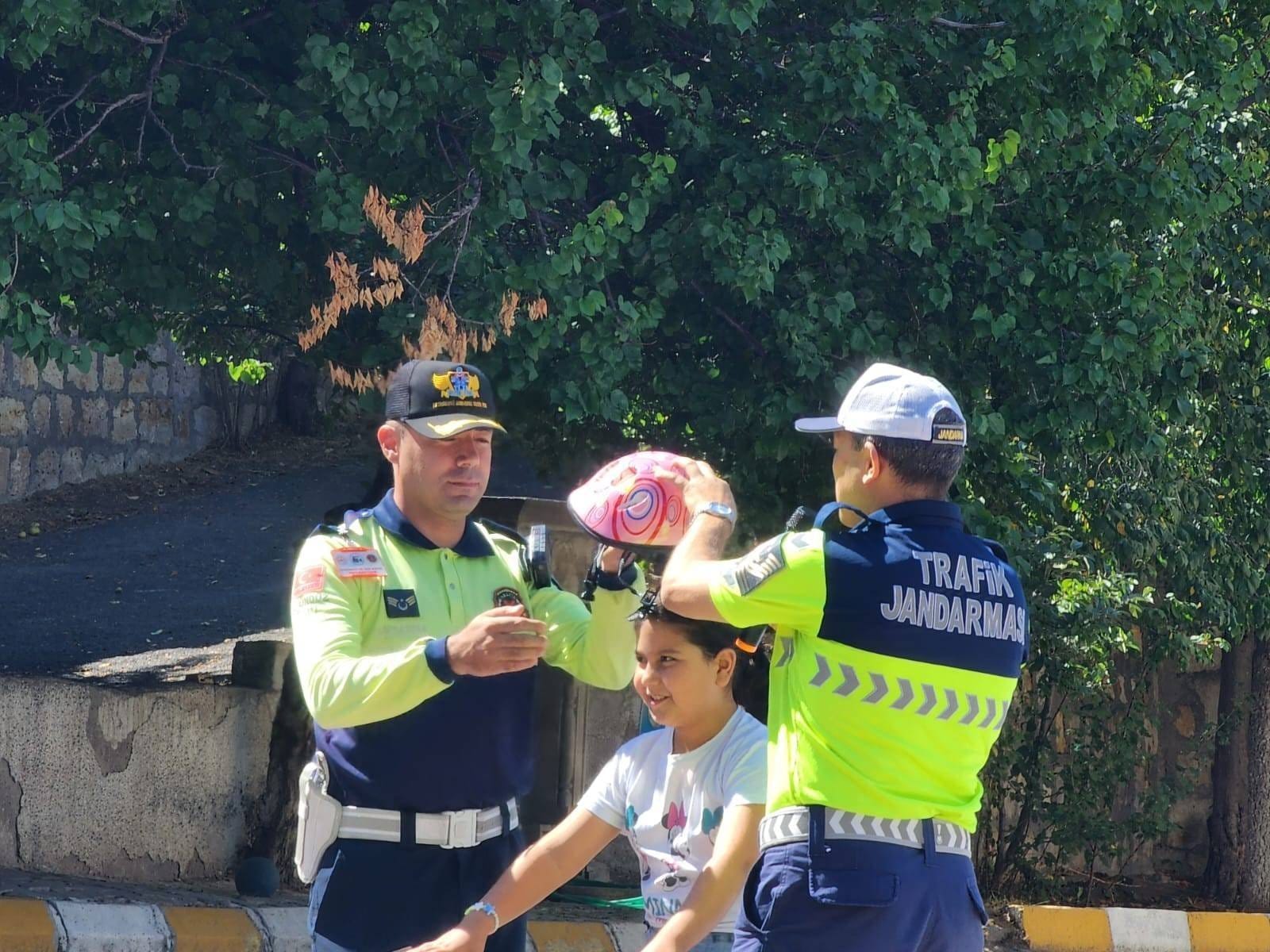Trafik Jandarmasından Trafik Güvenliği Eğitimi Seferberliği