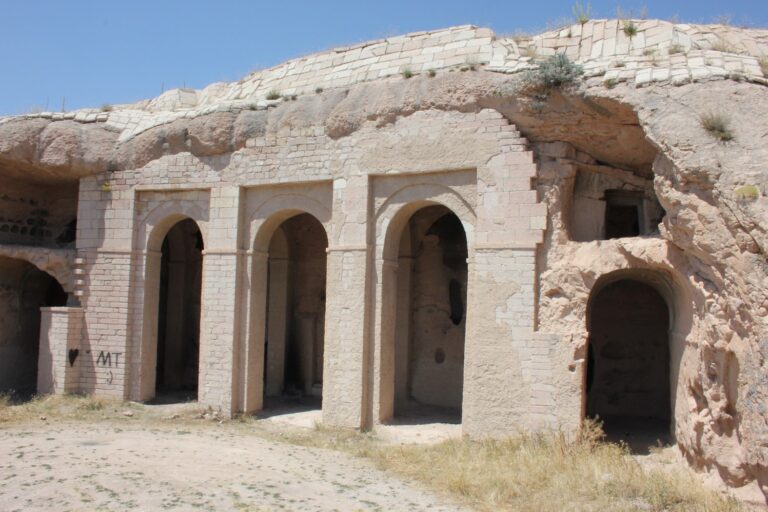 KAPADOKYA TURİZİMDE VARLIĞI GÜNÜMÜZDE  ASLA HİSSEDİLMEYEN  EŞSİZ ZENGİNLİĞİNE SAHNE OLAN BİR  BÜYÜK DEĞER; ÖZKONAK