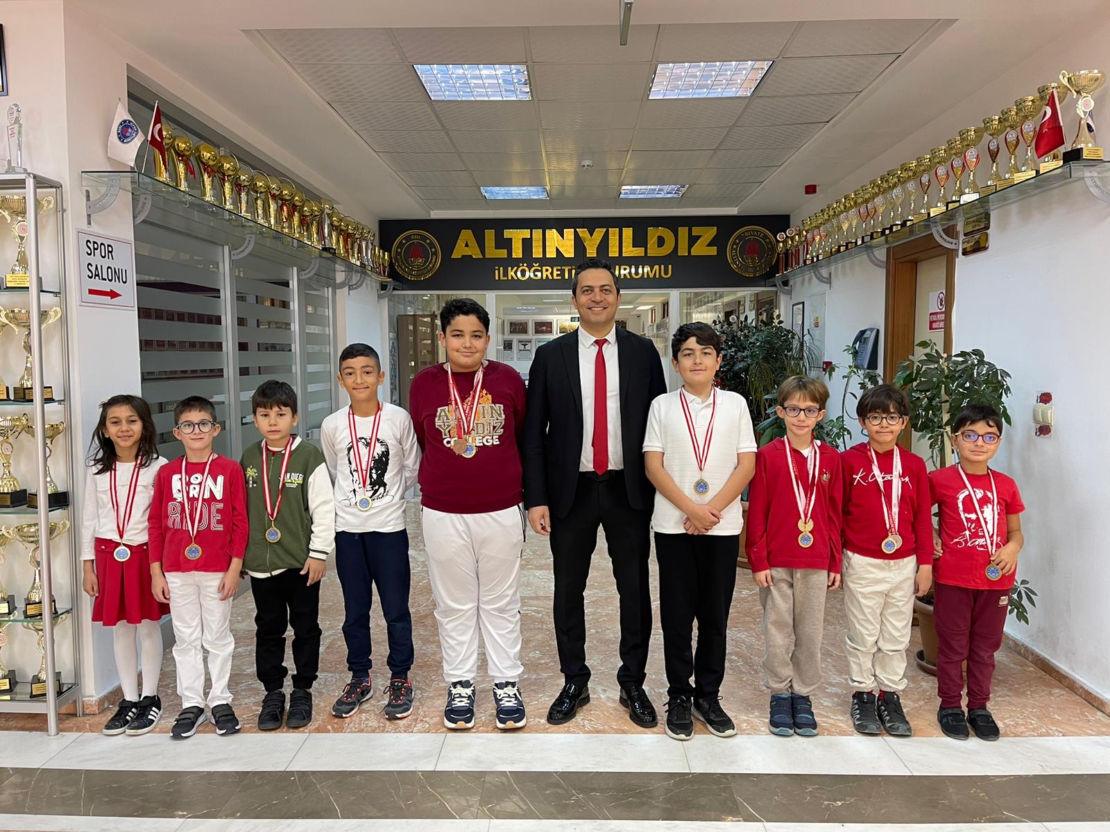 29 EKİM CUMHURİYET BAYRAMI SATRANÇ TURNUVASINDA DERECELER ALTINYILDIZ’IN