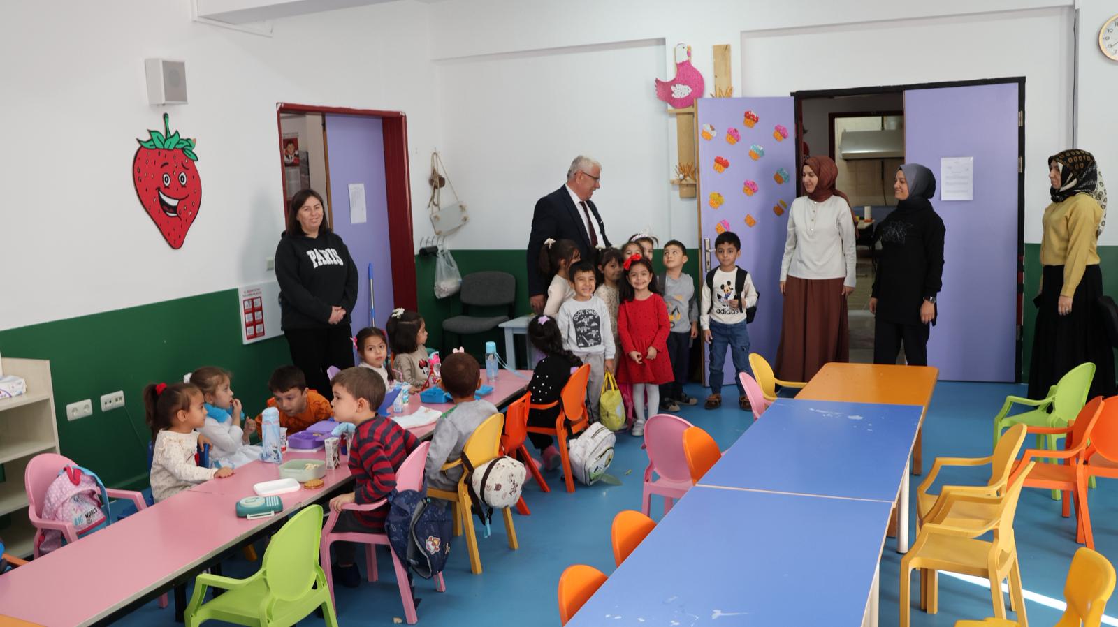 Yazıcı, Yepyeni Ufuklar Keşfeden Minik Öğrencileri Ziyaret Etti