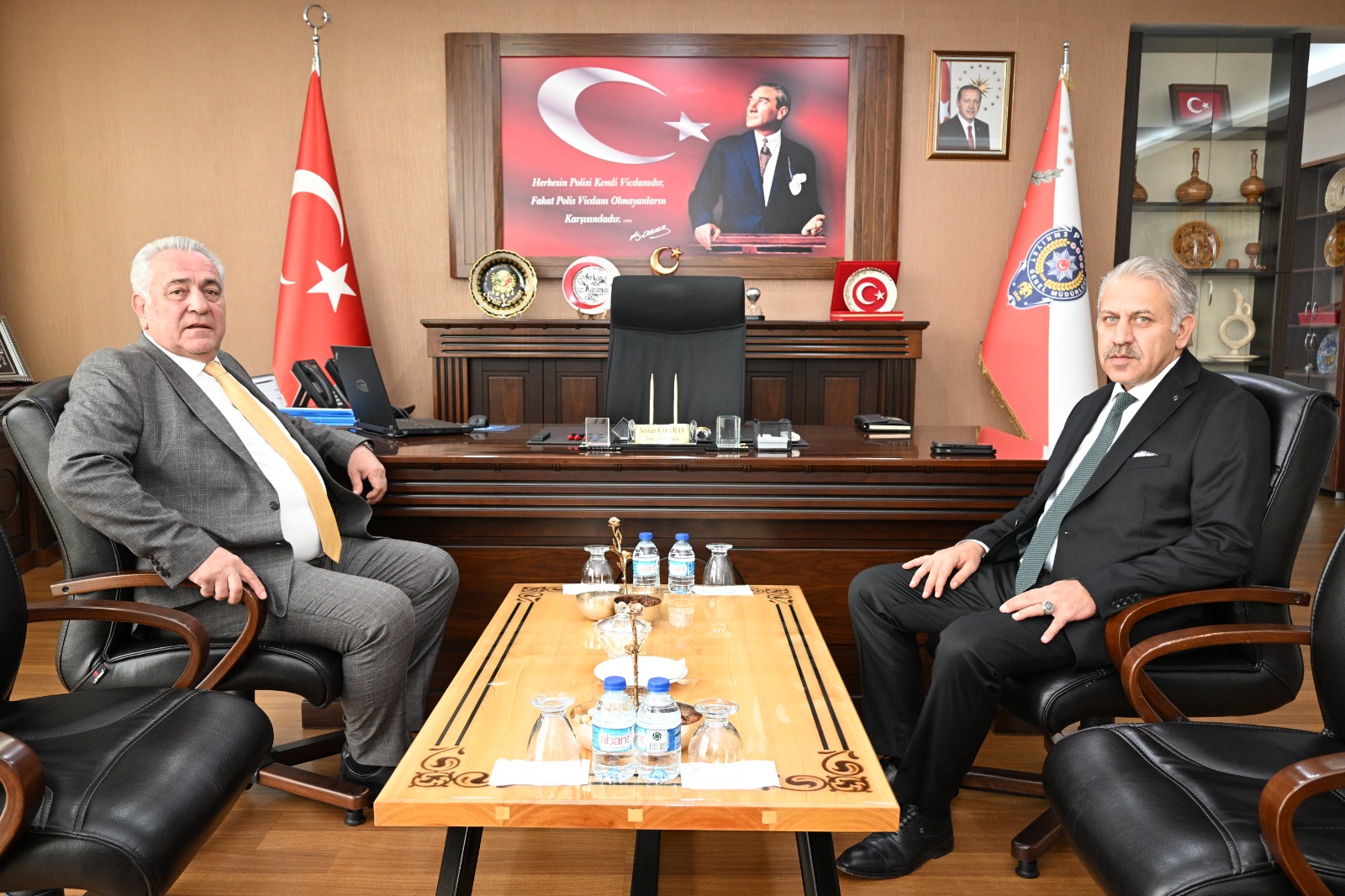 BAŞKAN EREN’DEN EMNİYET MÜDÜRÜ KARAMAN’A HOŞGELDİN ZİYARETİ