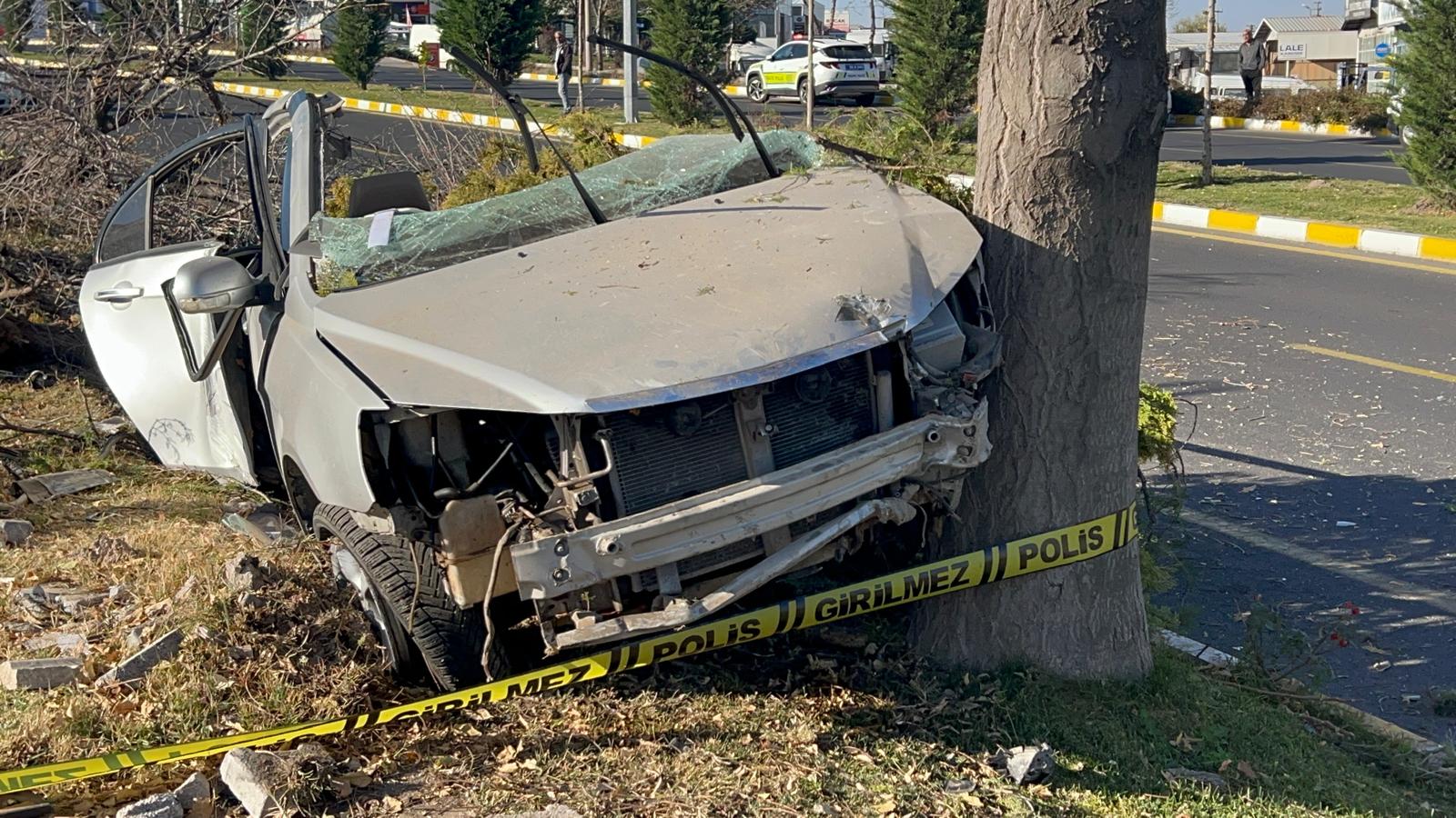 Fevzi  Çakmak Caddesinde Kaza :2 Ölü 1 Yaralı