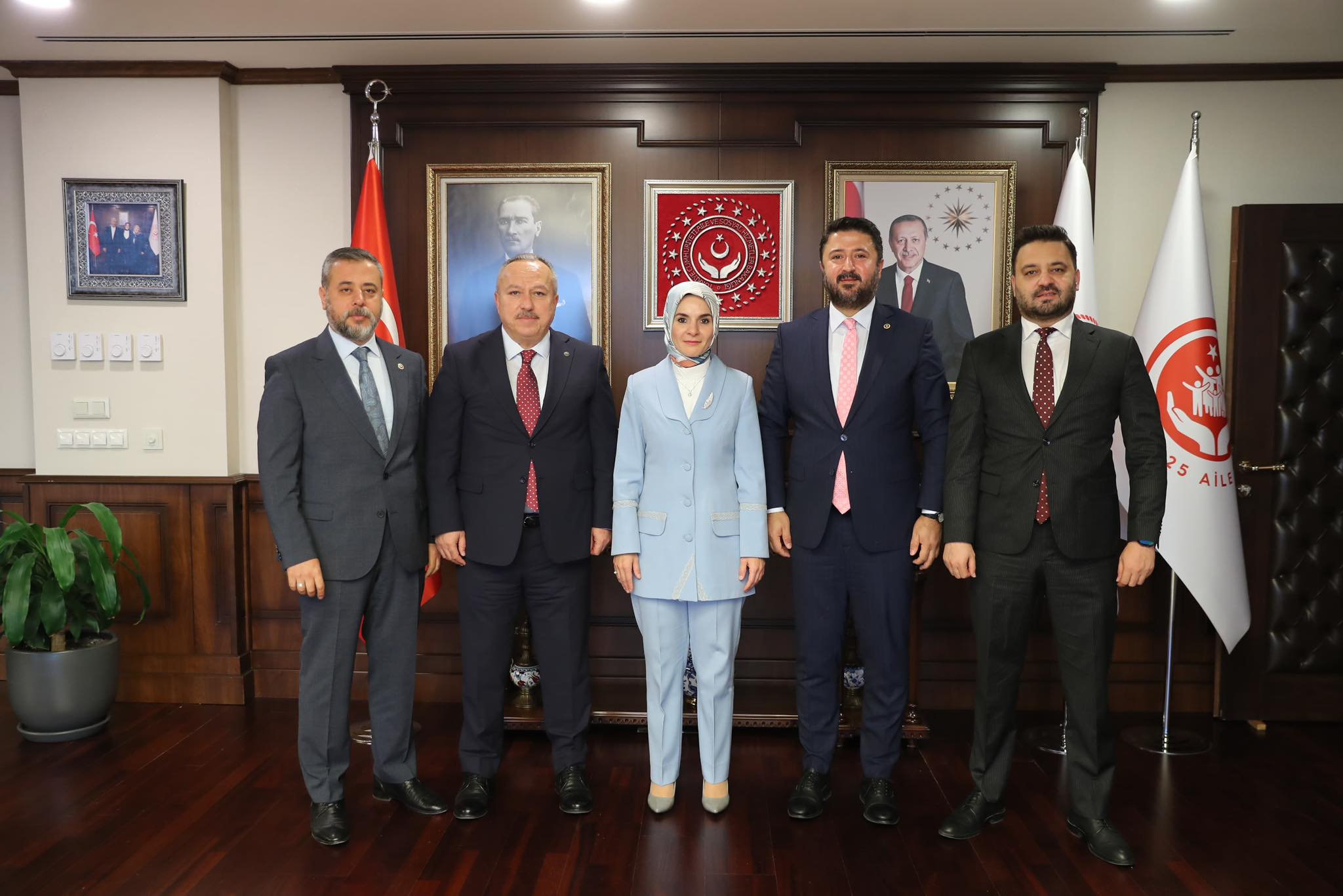 Vali Fidan Başkanlığındaki Nevşehir Heyeti, Aile Ve Sosyal Hizmetler Bakanı Göktaş İle Görüştü