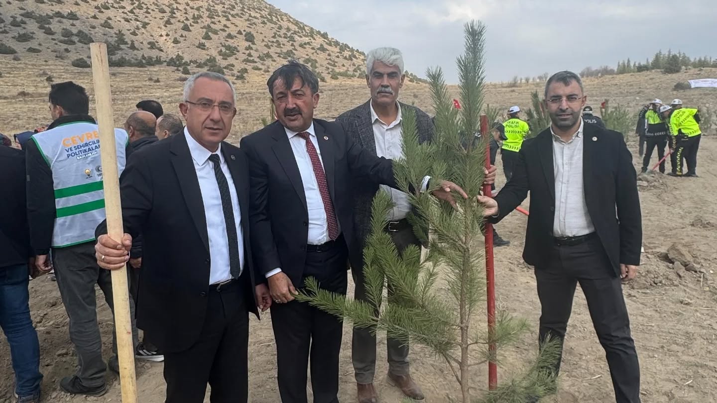 Belediye Başkanları Fidan Dikti