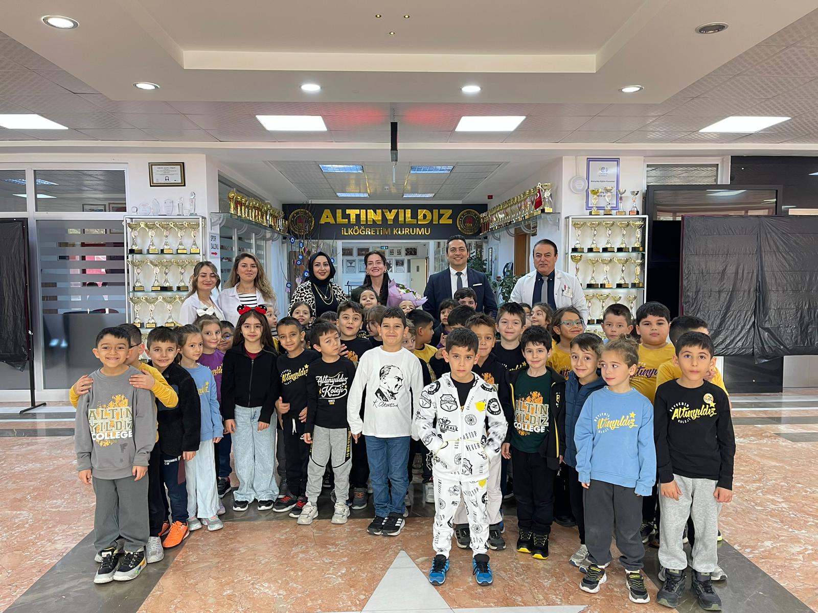 ALTINYILDIZ EĞİTİM KURUMUNDA KİTAP ŞENLİĞİNİN DÖRDÜNCÜ KONUĞU YAZAR NAZAN TARIM OLDU