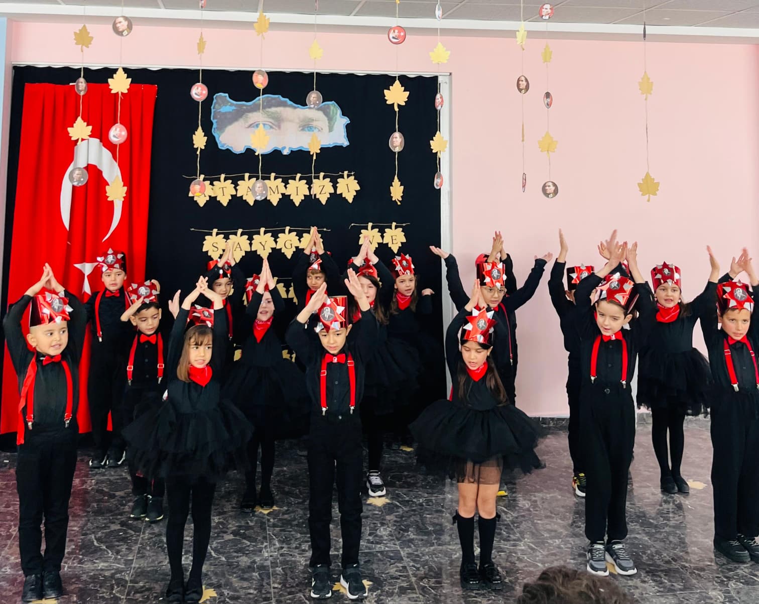 ALTINYILDIZLI MİNİKLER ATASININ İZİNDE